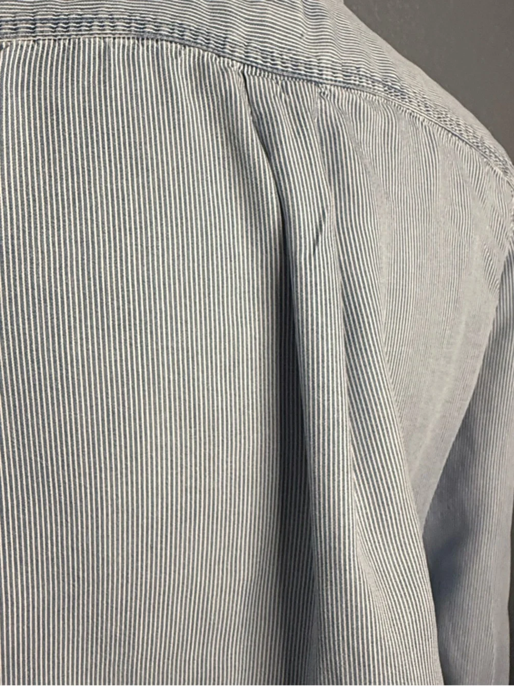 Chaps Chambray Shirt L Blue Button‎ Down Long Sleeve Soft Wash Striped